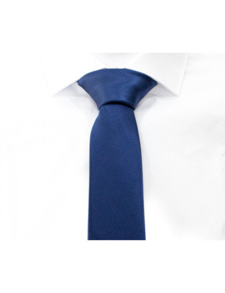 corbata azul sedosa
